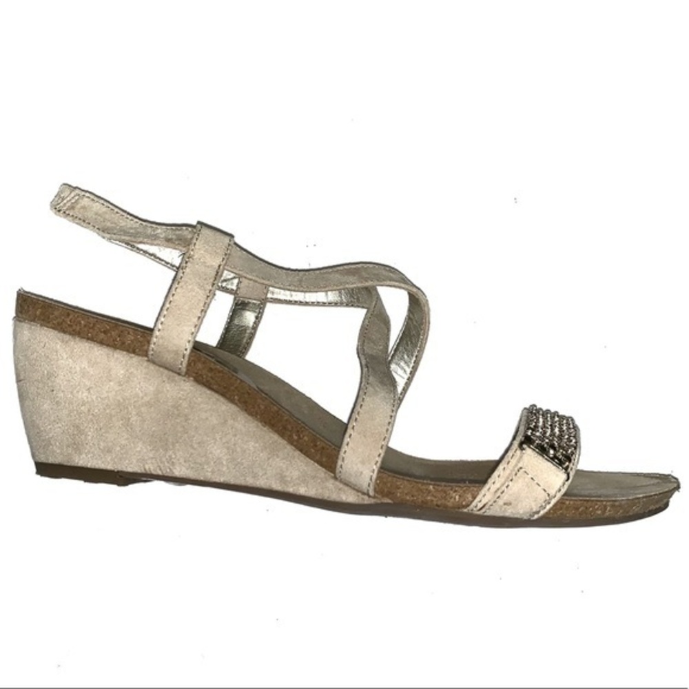 Ann Klein size 7M tan suede w gold wedge sandals